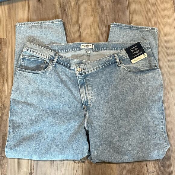 Abercrombie & Fitch NWT The '90s Straight Ultra High Rise Jeans - size 36/22R - Picture 4 of 10